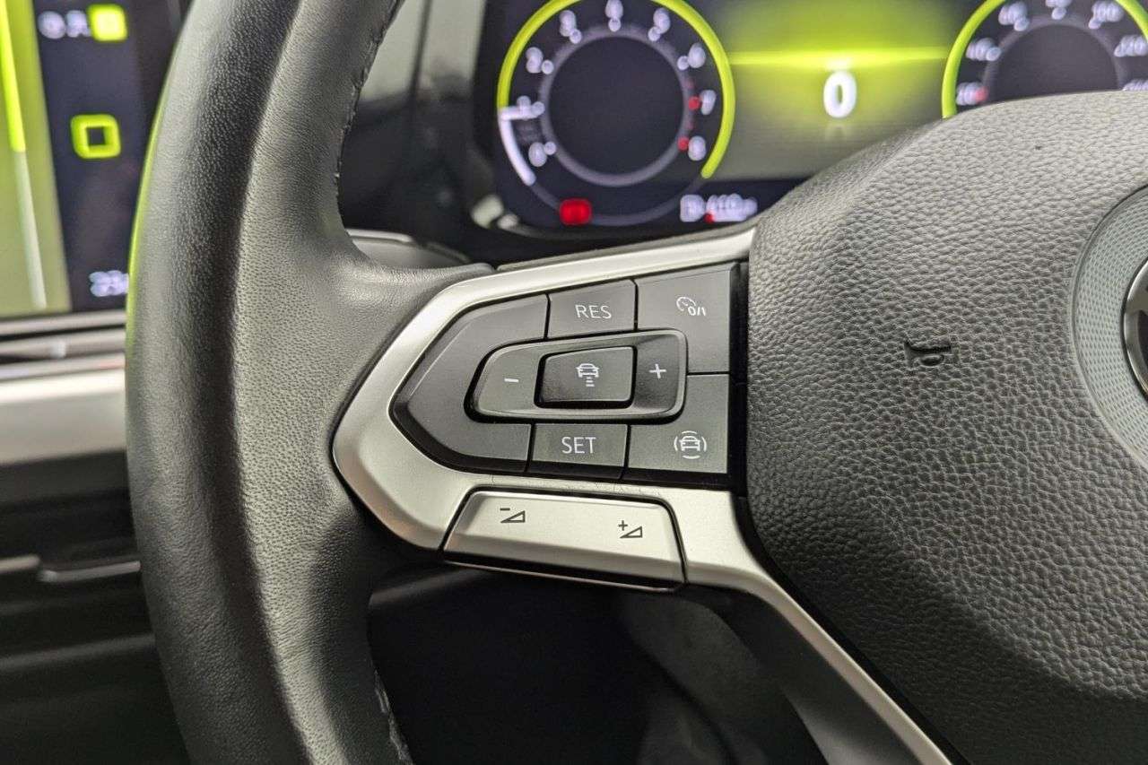 null VOLKSWAGEN GOLF null VOLKSWAGEN GOLF