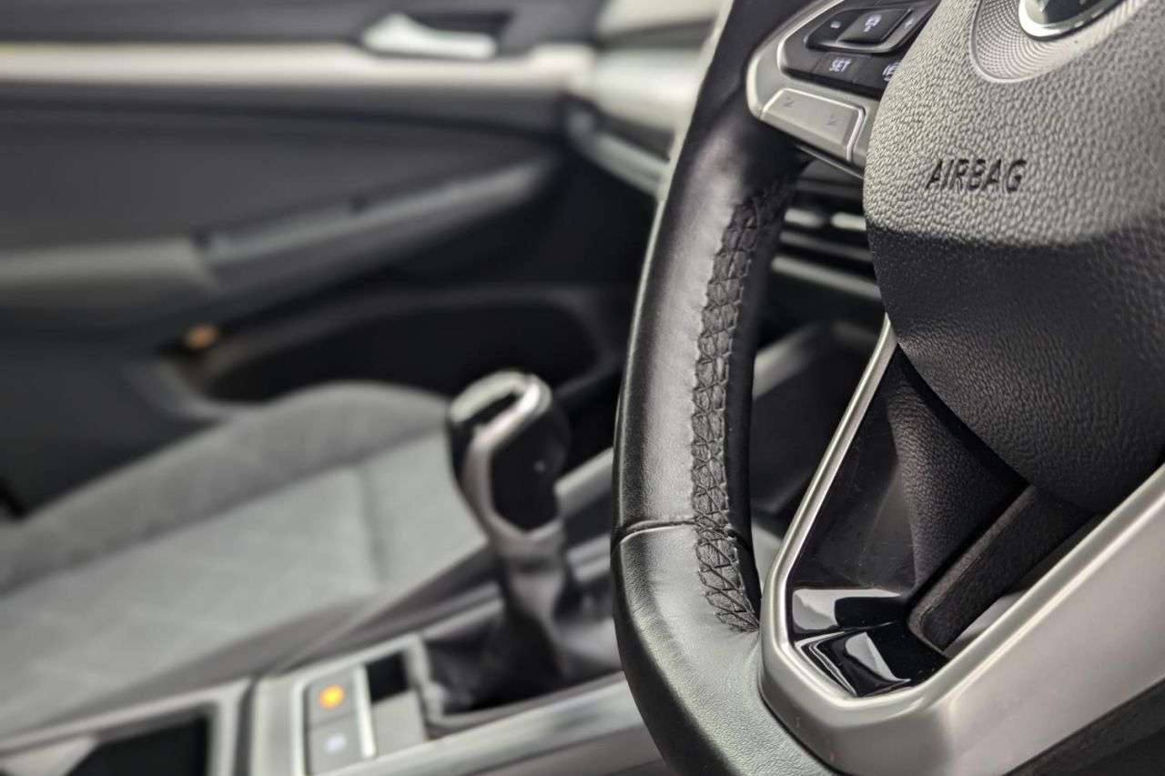 null VOLKSWAGEN GOLF null VOLKSWAGEN GOLF