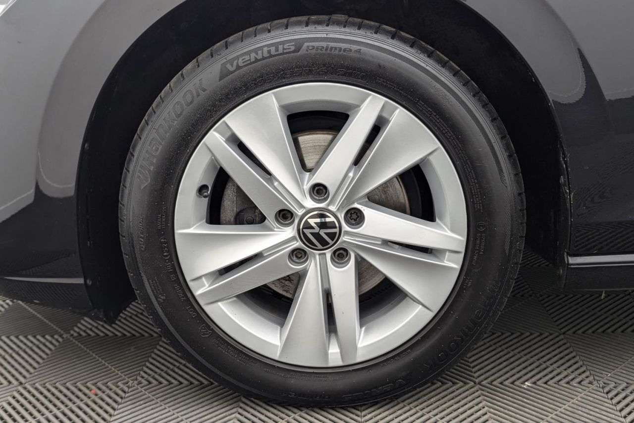 null VOLKSWAGEN GOLF null VOLKSWAGEN GOLF