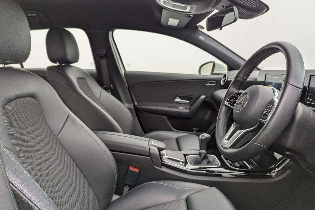 A 2020 MERCEDES-BENZ A-CLASS 1.3 A180 SE Hatchback 5dr Petrol Manual Euro 6 (s/s) (136 ps) Award Winning A 2020 MERCEDES-BENZ A-CLASS 1.3 A180 SE Hatchback 5dr Petrol Manual Euro 6 (s/s) (136 ps) Award Winning