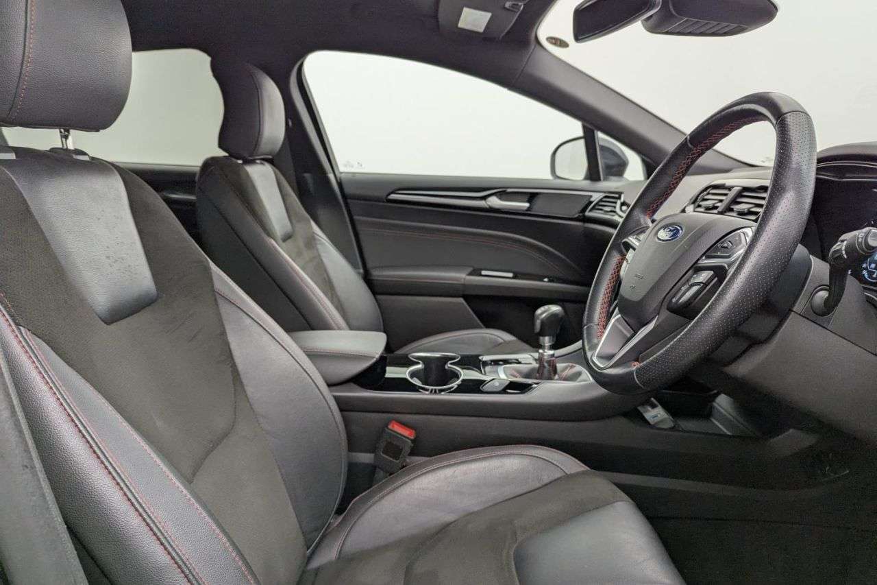 A 2021 FORD MONDEO 2.0 EcoBlue ST-Line Edition Hatchback 5dr Diesel Manual Euro 6 (s/s) (150 p A 2021 FORD MONDEO 2.0 EcoBlue ST-Line Edition Hatchback 5dr Diesel Manual Euro 6 (s/s) (150 p