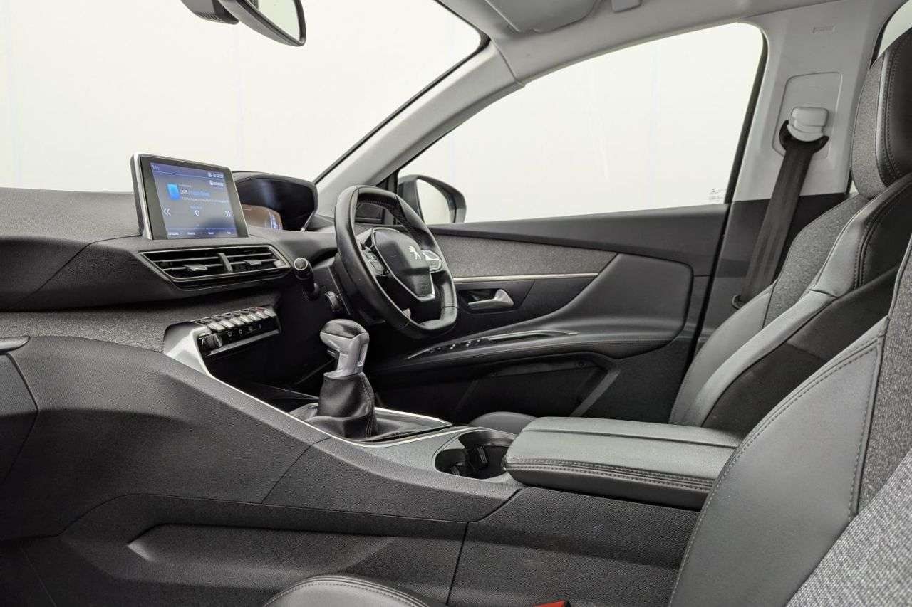 2020 PEUGEOT 3008 2020 PEUGEOT 3008