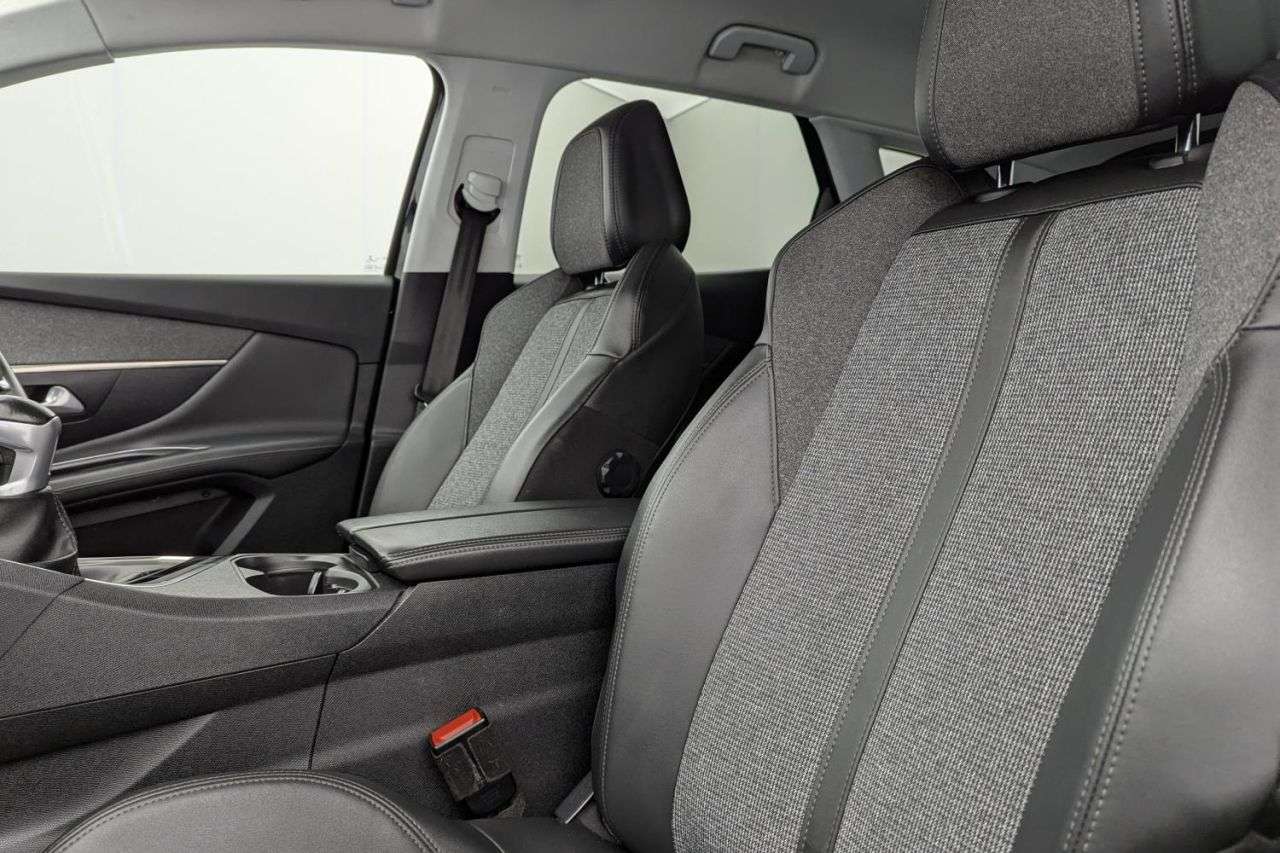 2020 PEUGEOT 3008 2020 PEUGEOT 3008