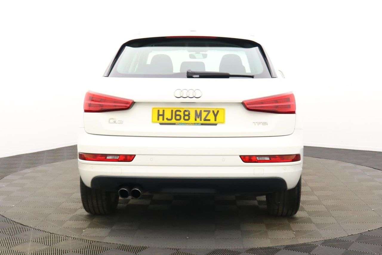 null AUDI Q3 null AUDI Q3