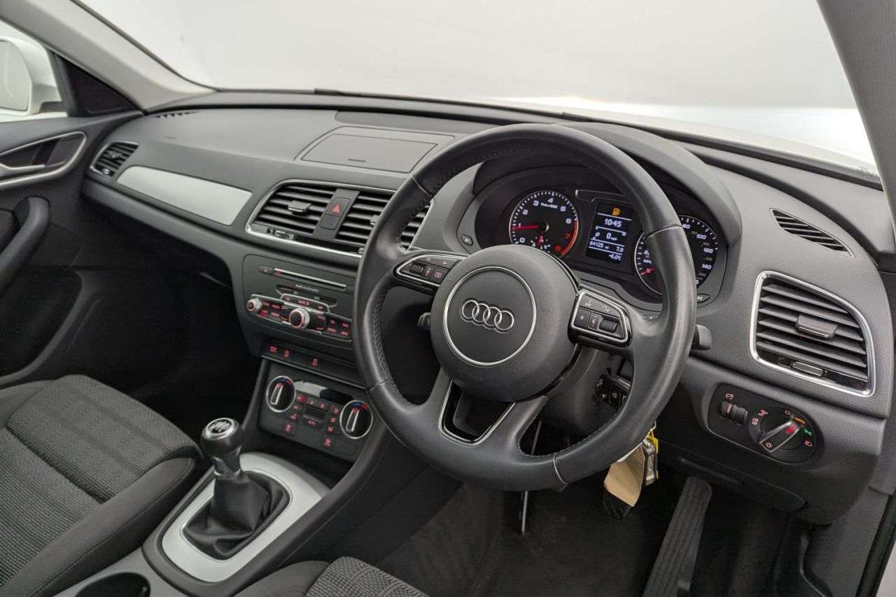 null AUDI Q3 null AUDI Q3