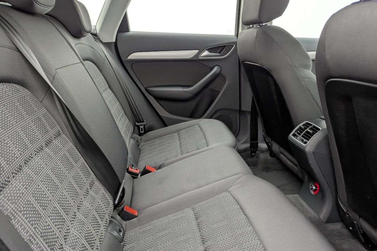 null AUDI Q3 null AUDI Q3