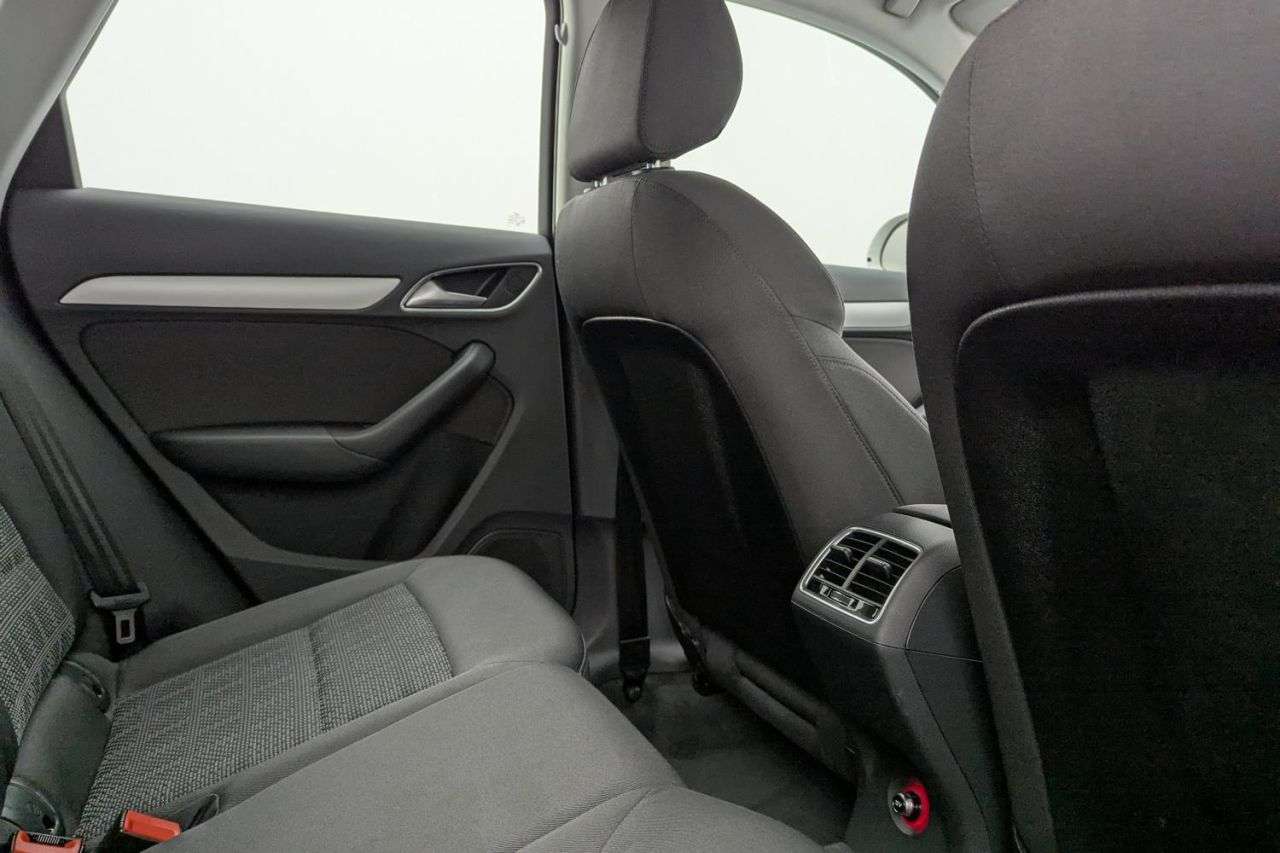 null AUDI Q3 null AUDI Q3