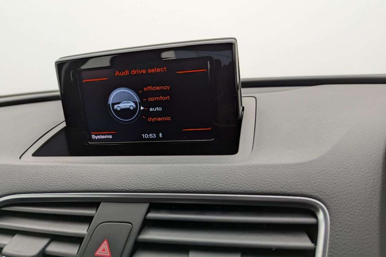 null AUDI Q3 null AUDI Q3