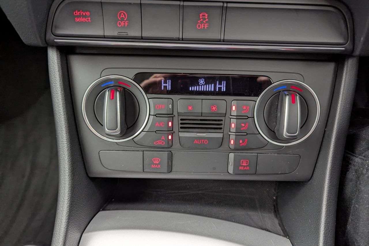 null AUDI Q3 null AUDI Q3