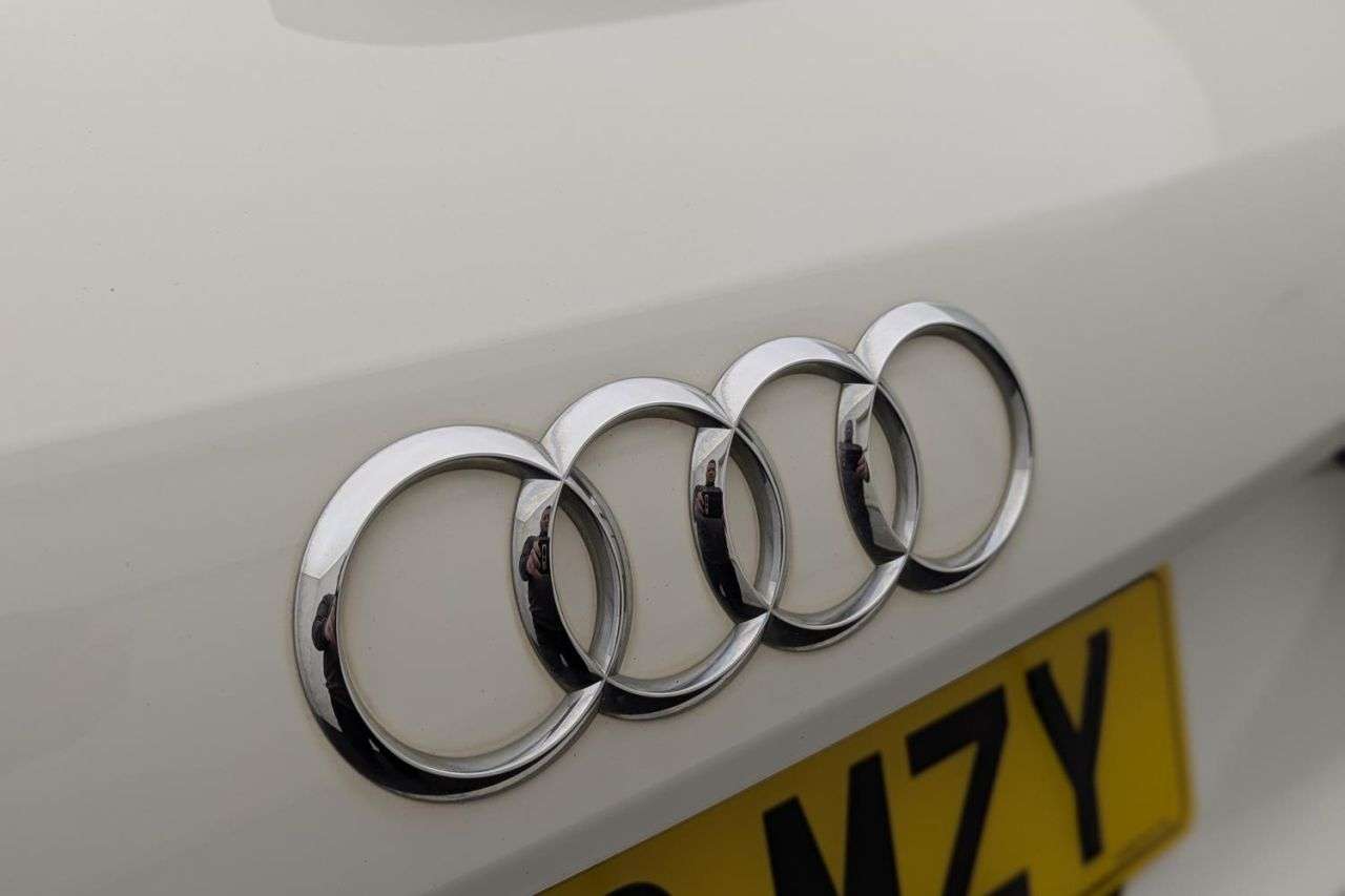 null AUDI Q3 null AUDI Q3