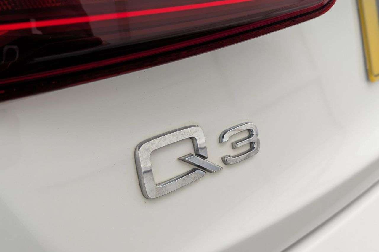 null AUDI Q3 null AUDI Q3