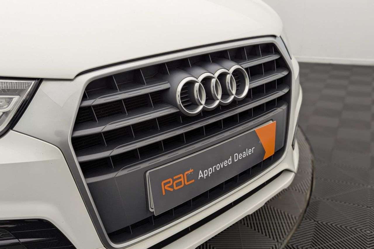 null AUDI Q3 null AUDI Q3