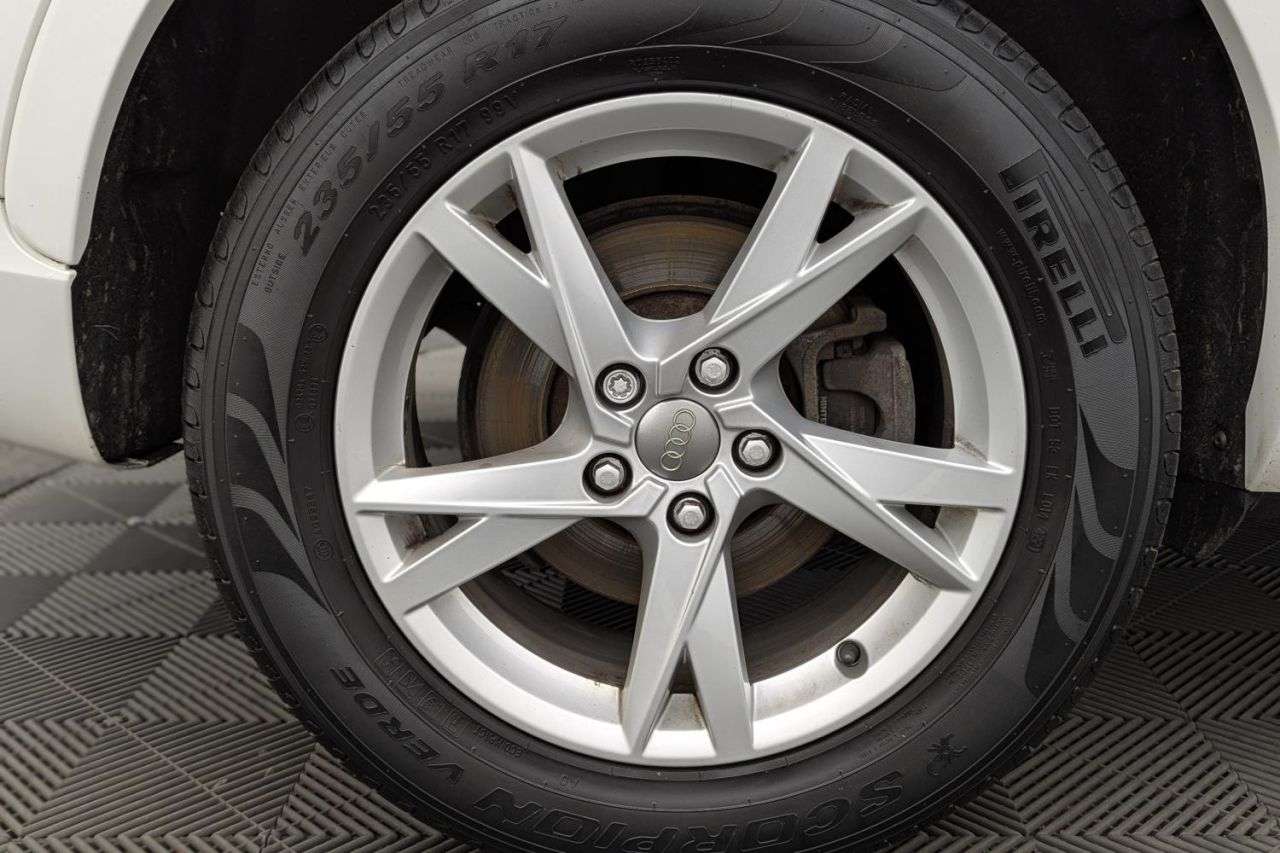 null AUDI Q3 null AUDI Q3