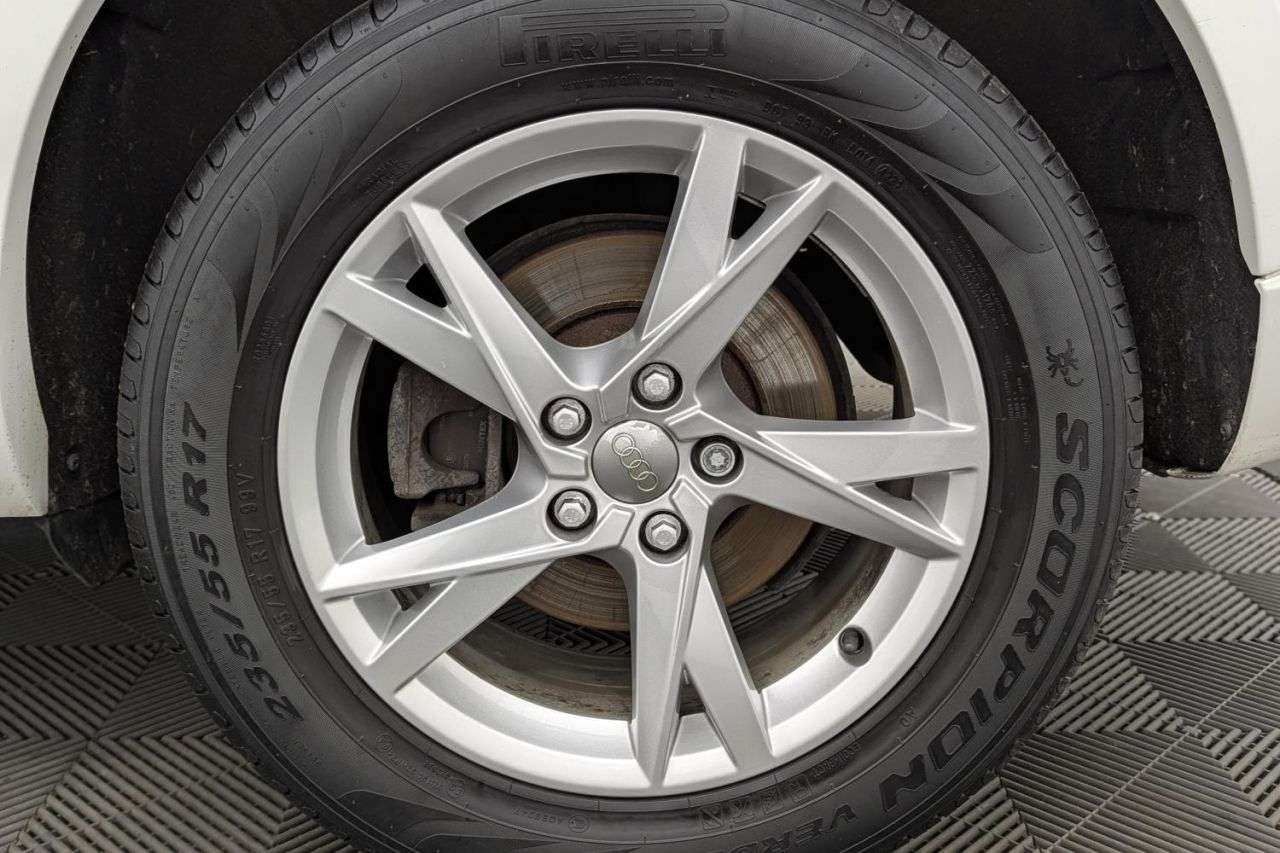 null AUDI Q3 null AUDI Q3