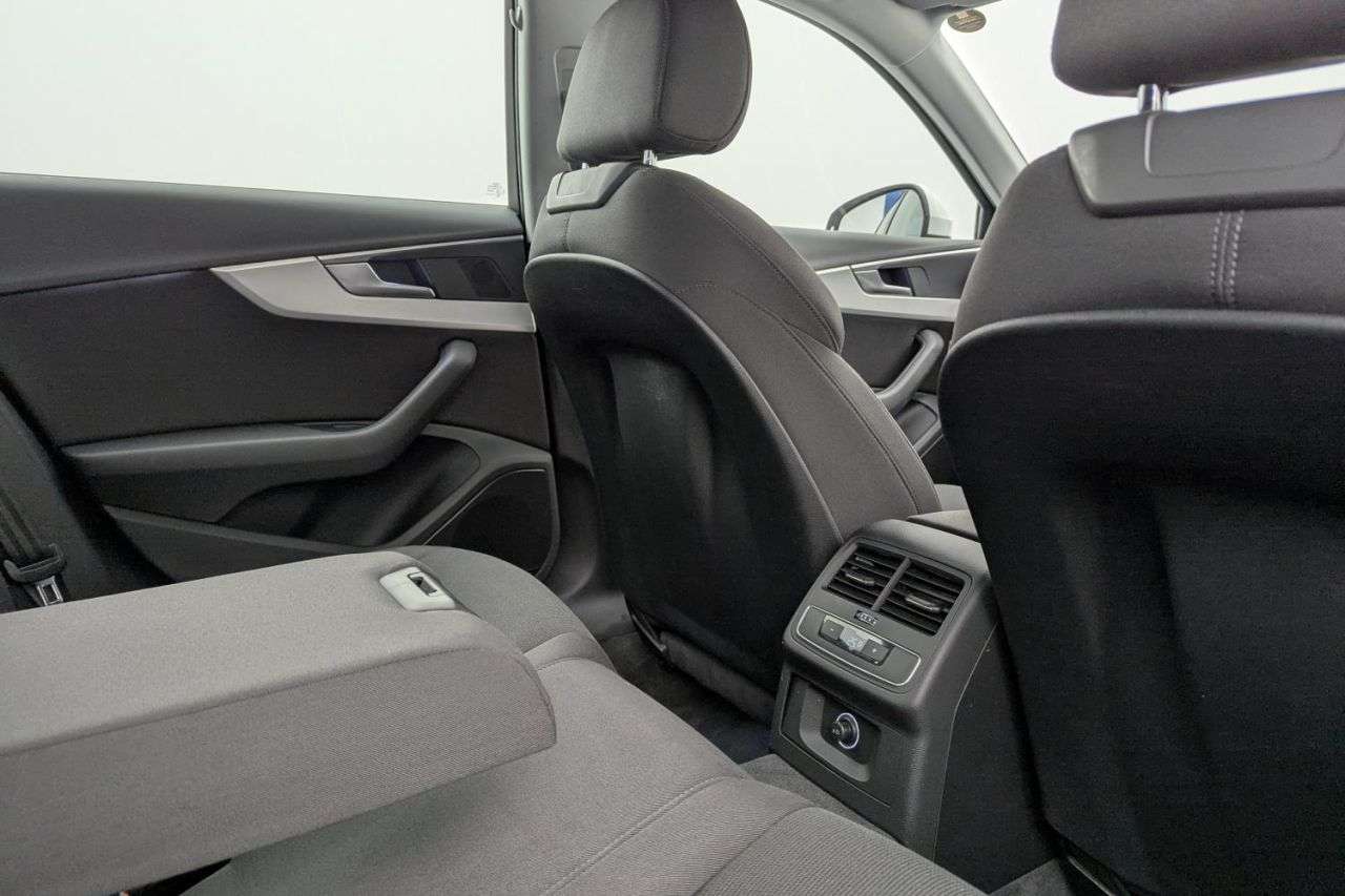 2016 AUDI A4 2016 AUDI A4