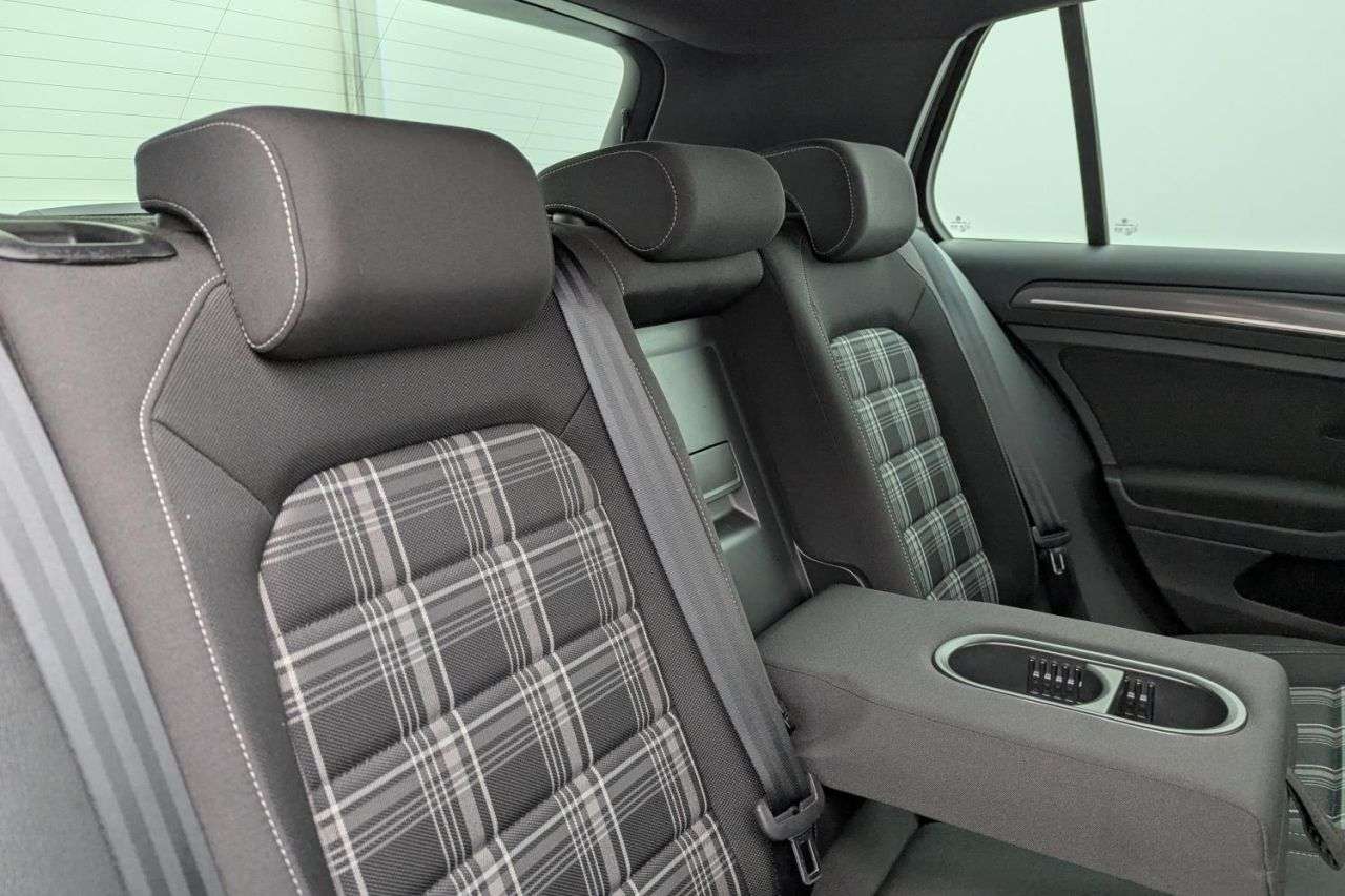 2017 VOLKSWAGEN GOLF 2017 VOLKSWAGEN GOLF