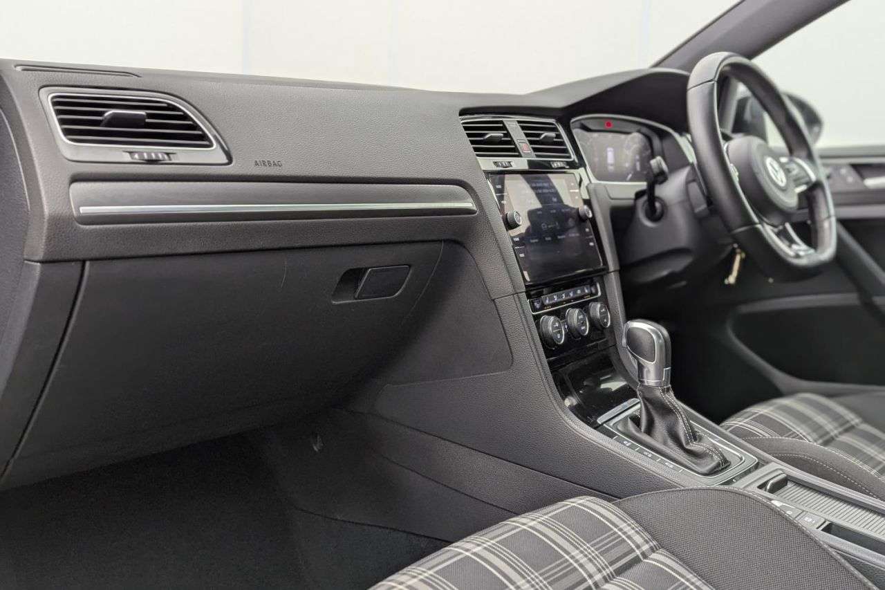 2017 VOLKSWAGEN GOLF 2017 VOLKSWAGEN GOLF