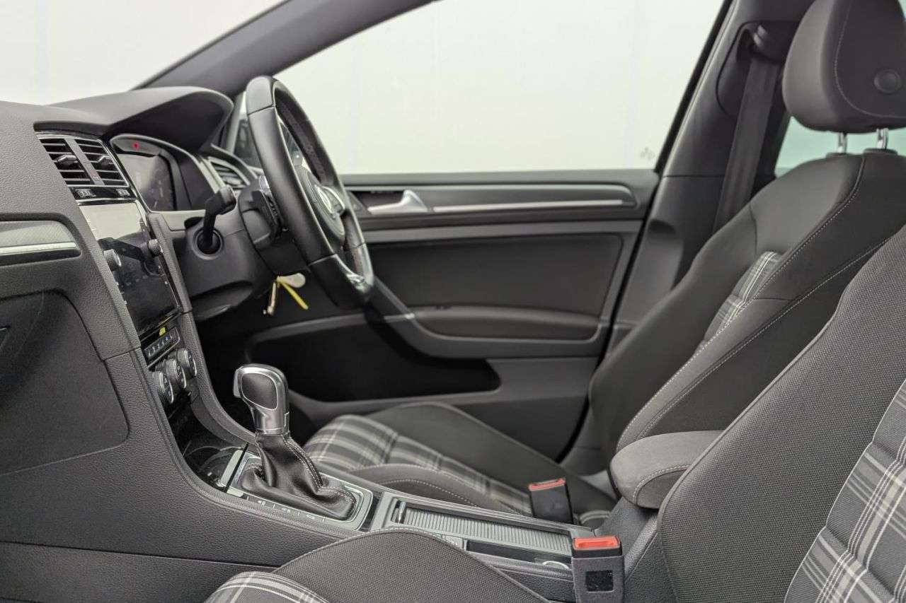 2017 VOLKSWAGEN GOLF 2017 VOLKSWAGEN GOLF