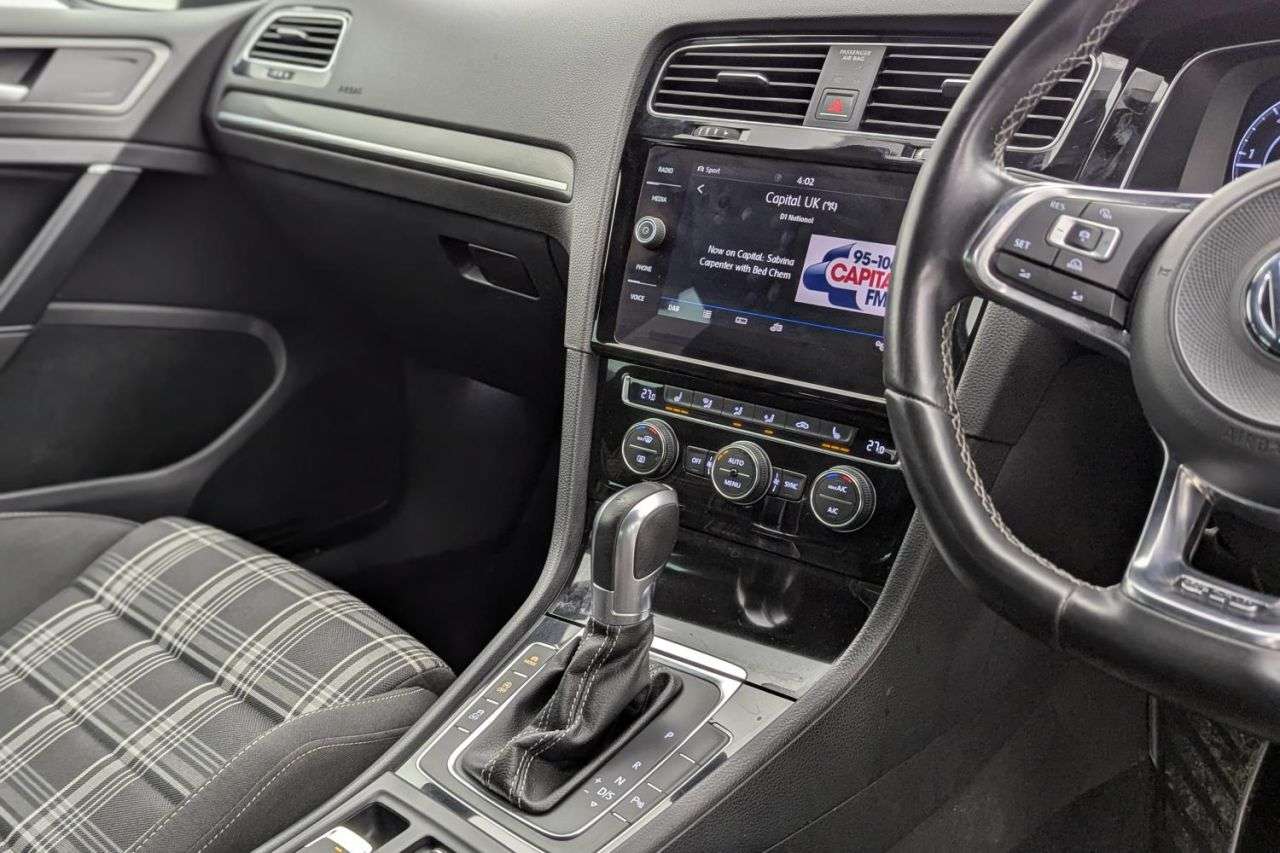 2017 VOLKSWAGEN GOLF 2017 VOLKSWAGEN GOLF