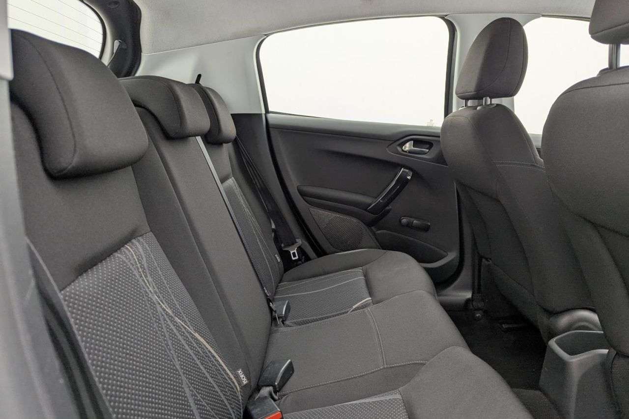 2012 PEUGEOT 208 2012 PEUGEOT 208