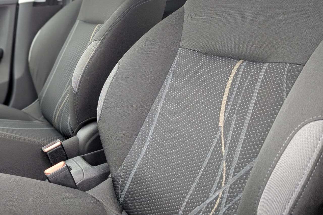 2012 PEUGEOT 208 2012 PEUGEOT 208