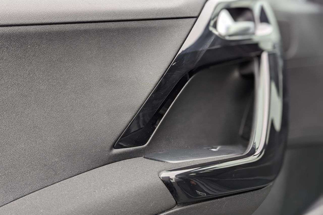 2012 PEUGEOT 208 2012 PEUGEOT 208