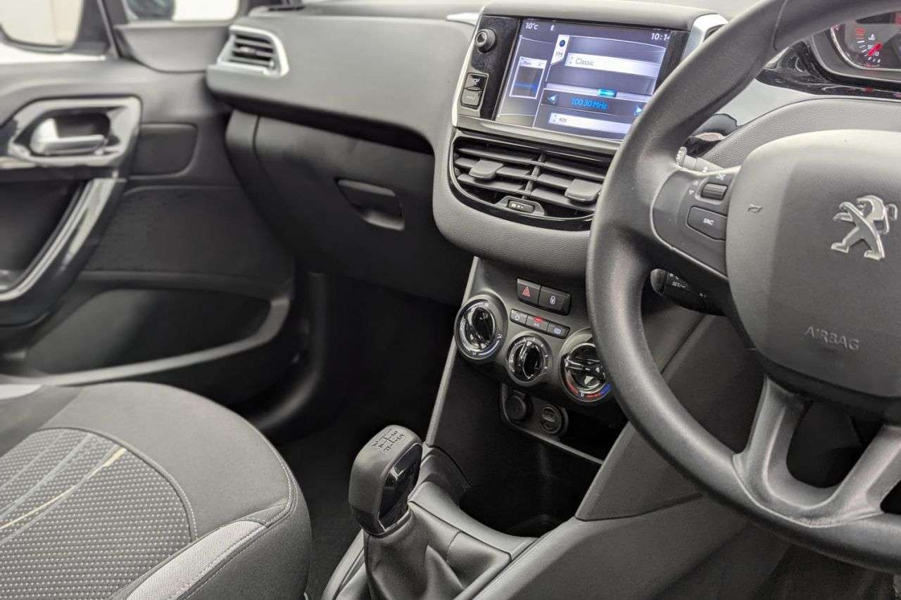 2012 PEUGEOT 208 2012 PEUGEOT 208