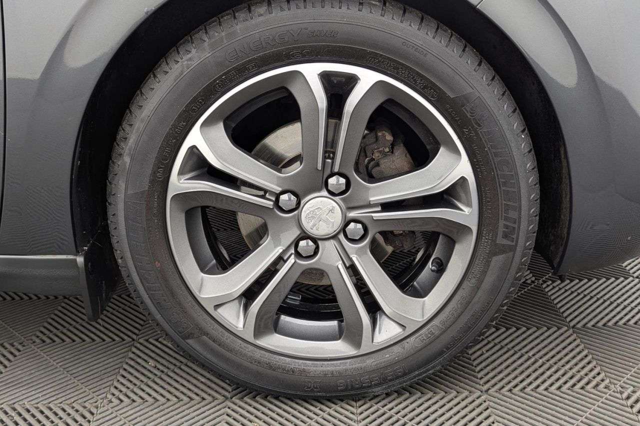 2012 PEUGEOT 208 2012 PEUGEOT 208