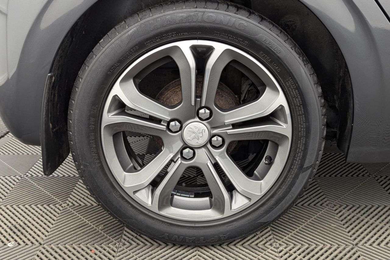 2012 PEUGEOT 208 2012 PEUGEOT 208