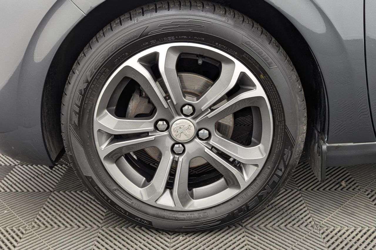 2012 PEUGEOT 208 2012 PEUGEOT 208