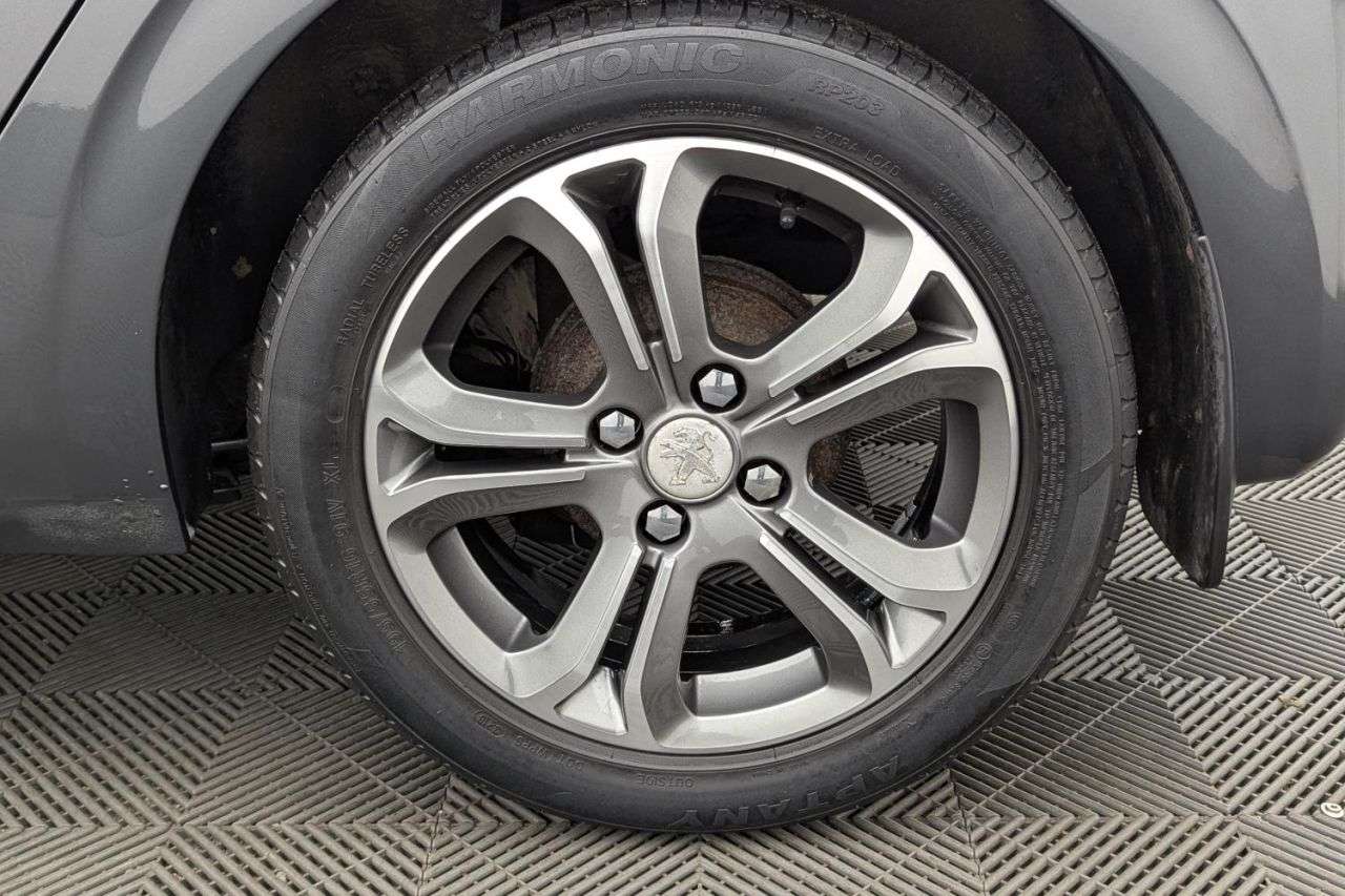 2012 PEUGEOT 208 2012 PEUGEOT 208