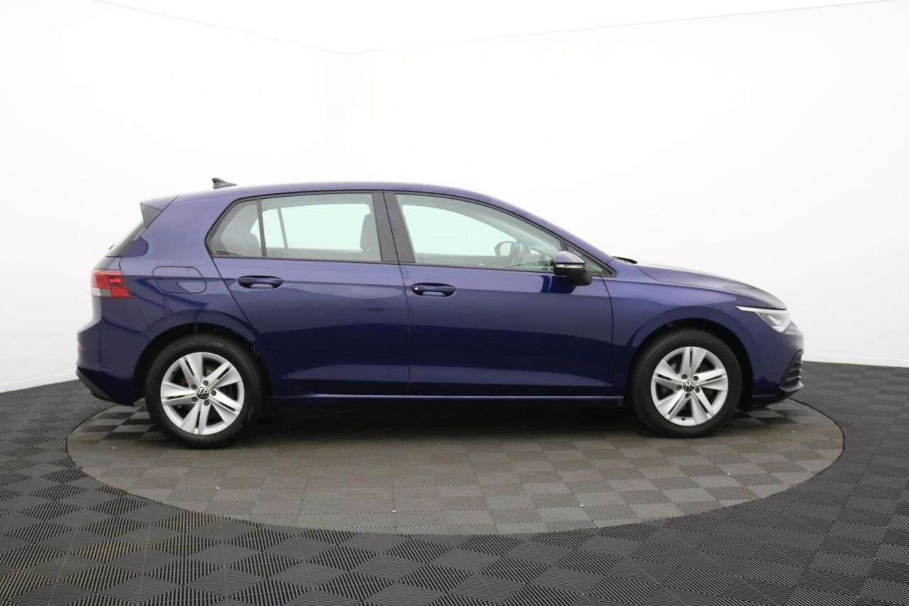 A 2022 VOLKSWAGEN GOLF 1.5 TSI Life Hatchback 5dr Petrol Manual Euro 6 (s/s) (150 ps) Award Winnin A 2022 VOLKSWAGEN GOLF 1.5 TSI Life Hatchback 5dr Petrol Manual Euro 6 (s/s) (150 ps) Award Winnin