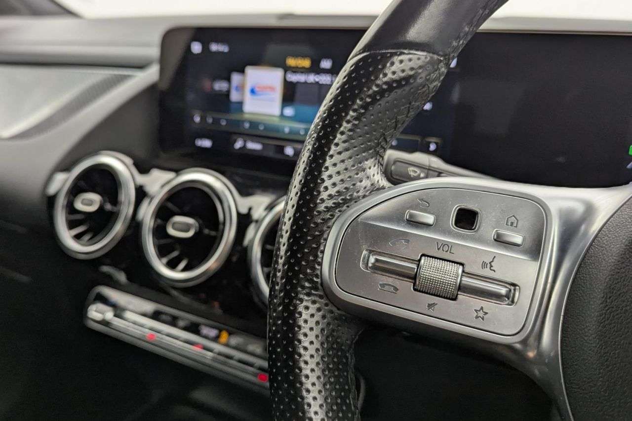 2021 MERCEDES-BENZ GLA 2021 MERCEDES-BENZ GLA