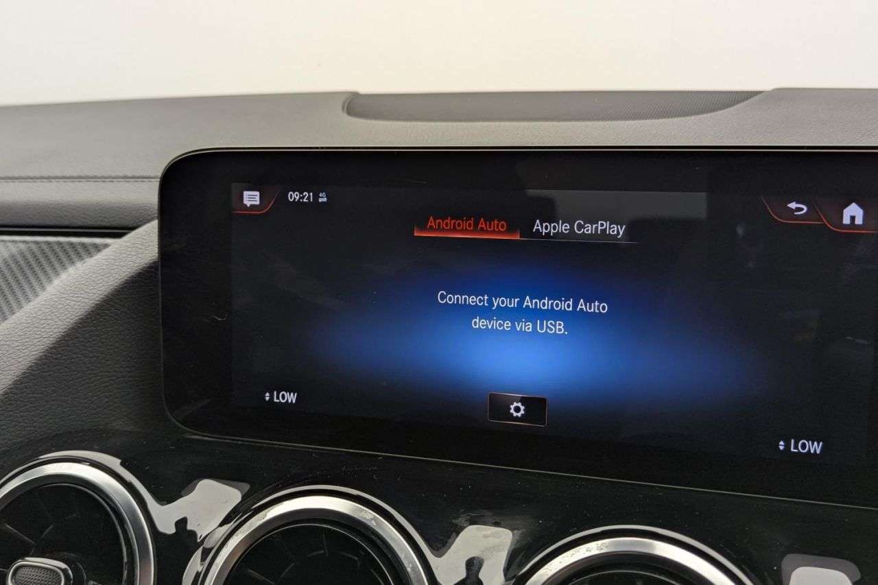 2021 MERCEDES-BENZ GLA 2021 MERCEDES-BENZ GLA