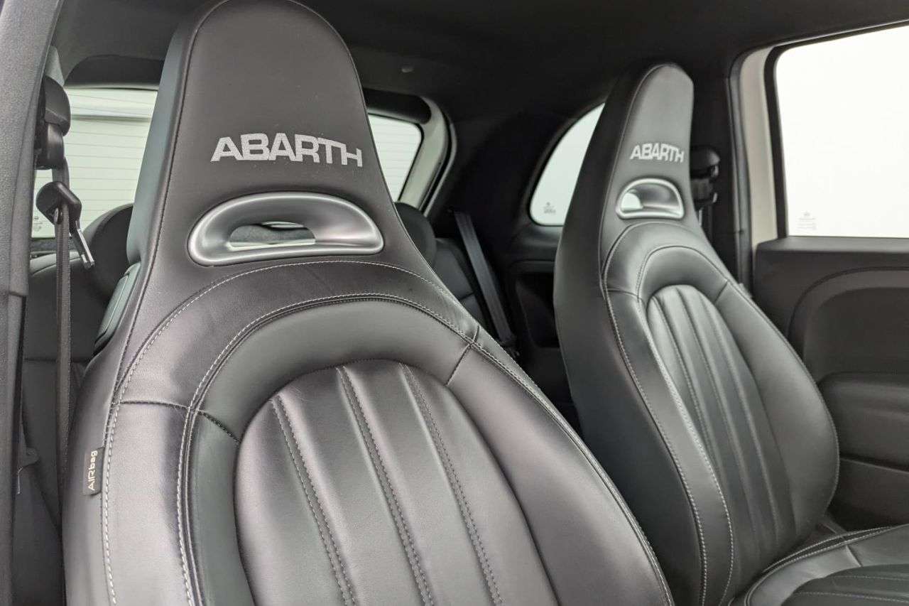 2019 ABARTH 595 2019 ABARTH 595