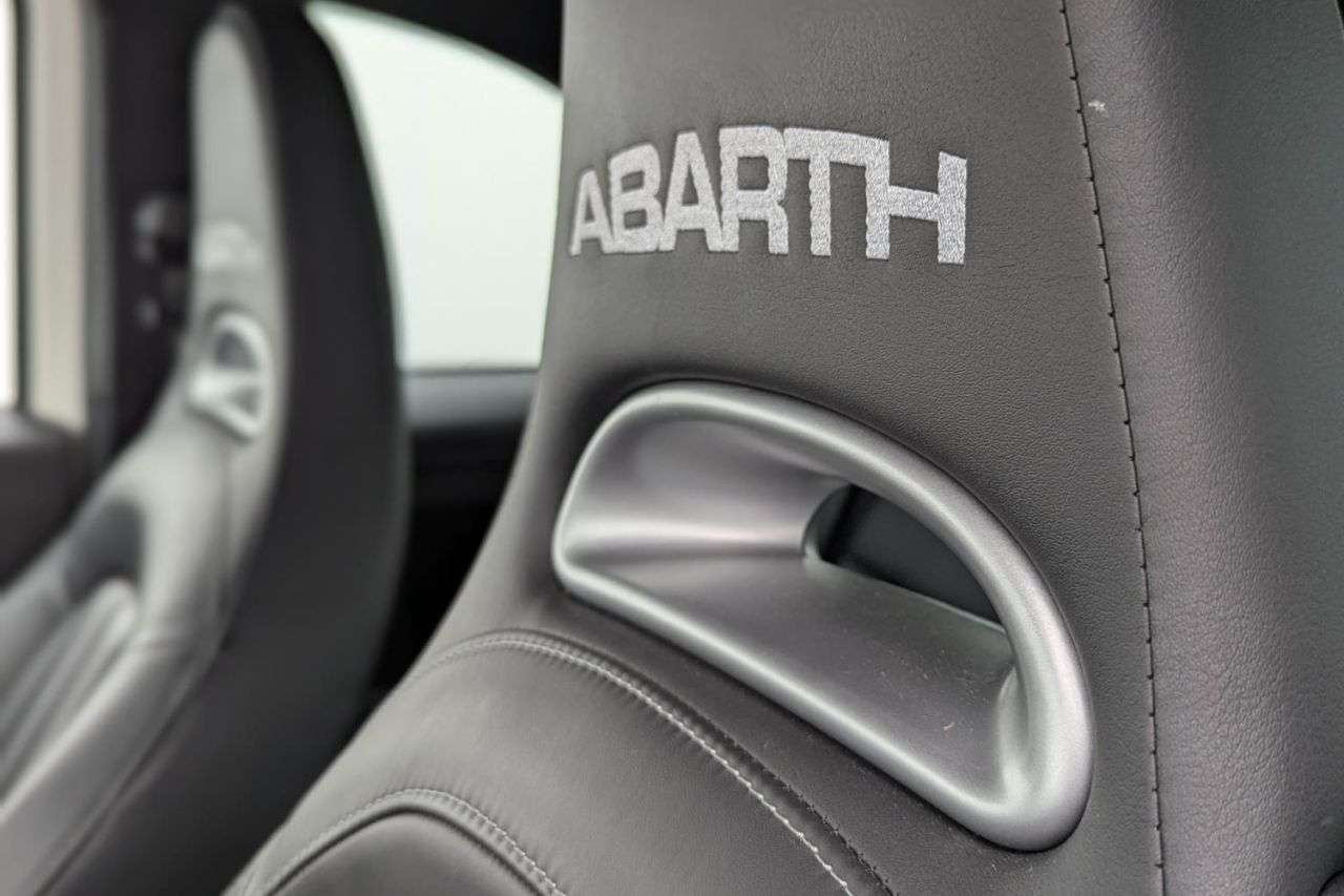 2019 ABARTH 595 2019 ABARTH 595