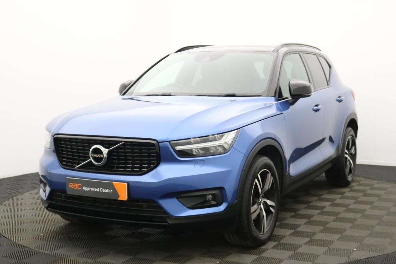 2019 VOLVO XC40 2019 VOLVO XC40