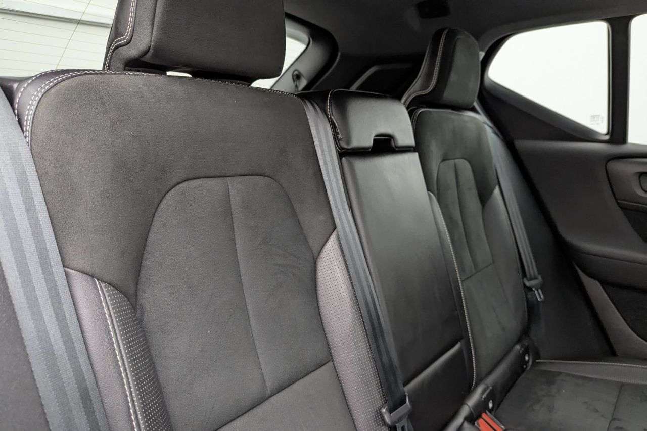 2019 VOLVO XC40 2019 VOLVO XC40