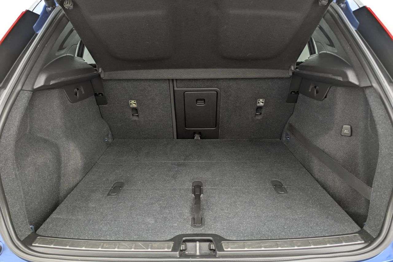 2019 VOLVO XC40 2019 VOLVO XC40