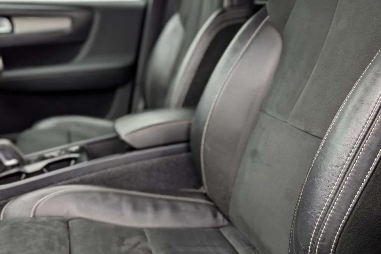 2019 VOLVO XC40 2019 VOLVO XC40