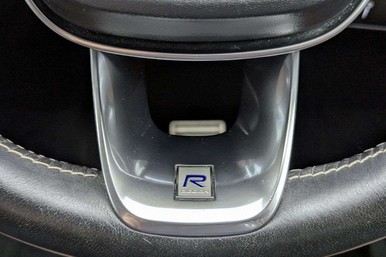 2019 VOLVO XC40 2019 VOLVO XC40