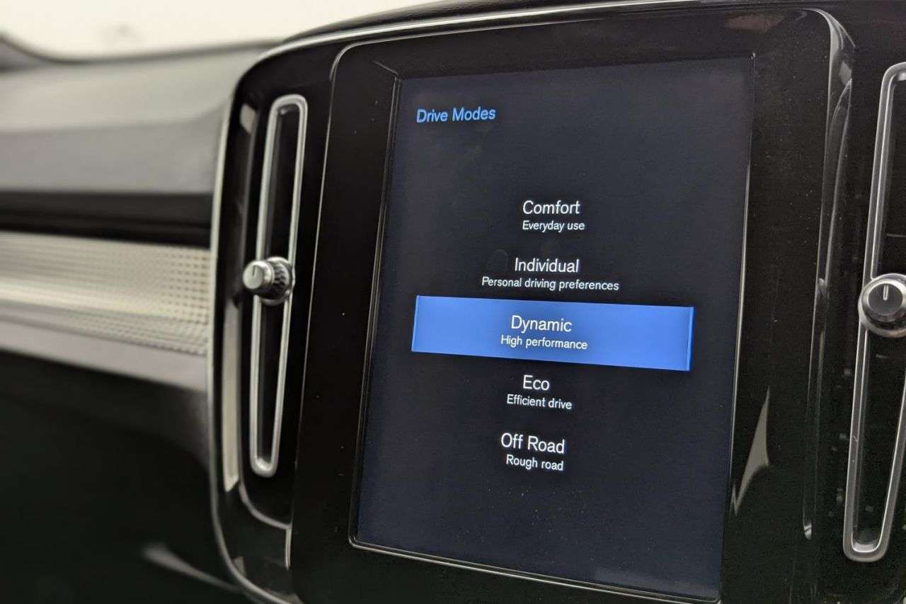 2019 VOLVO XC40 2019 VOLVO XC40