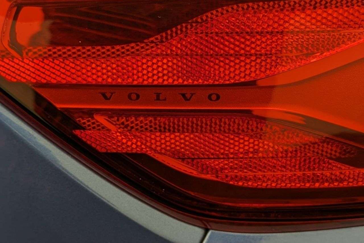 2019 VOLVO XC40 2019 VOLVO XC40