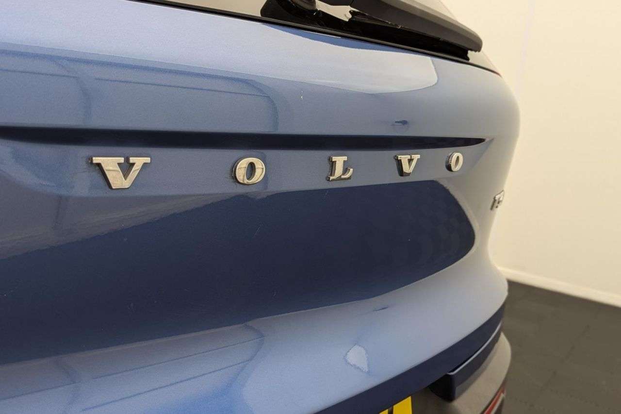 2019 VOLVO XC40 2019 VOLVO XC40