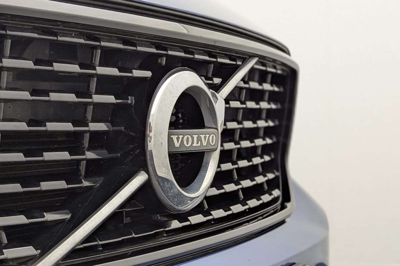 2019 VOLVO XC40 2019 VOLVO XC40