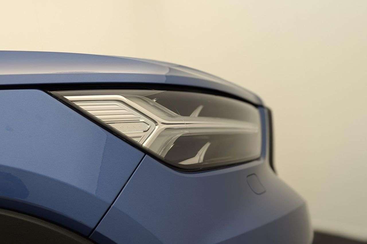 2019 VOLVO XC40 2019 VOLVO XC40