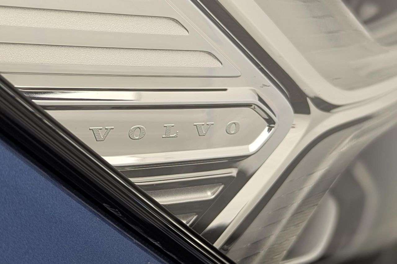 2019 VOLVO XC40 2019 VOLVO XC40