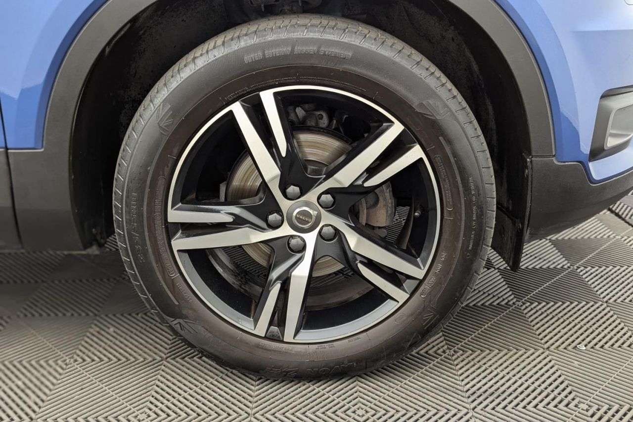 2019 VOLVO XC40 2019 VOLVO XC40