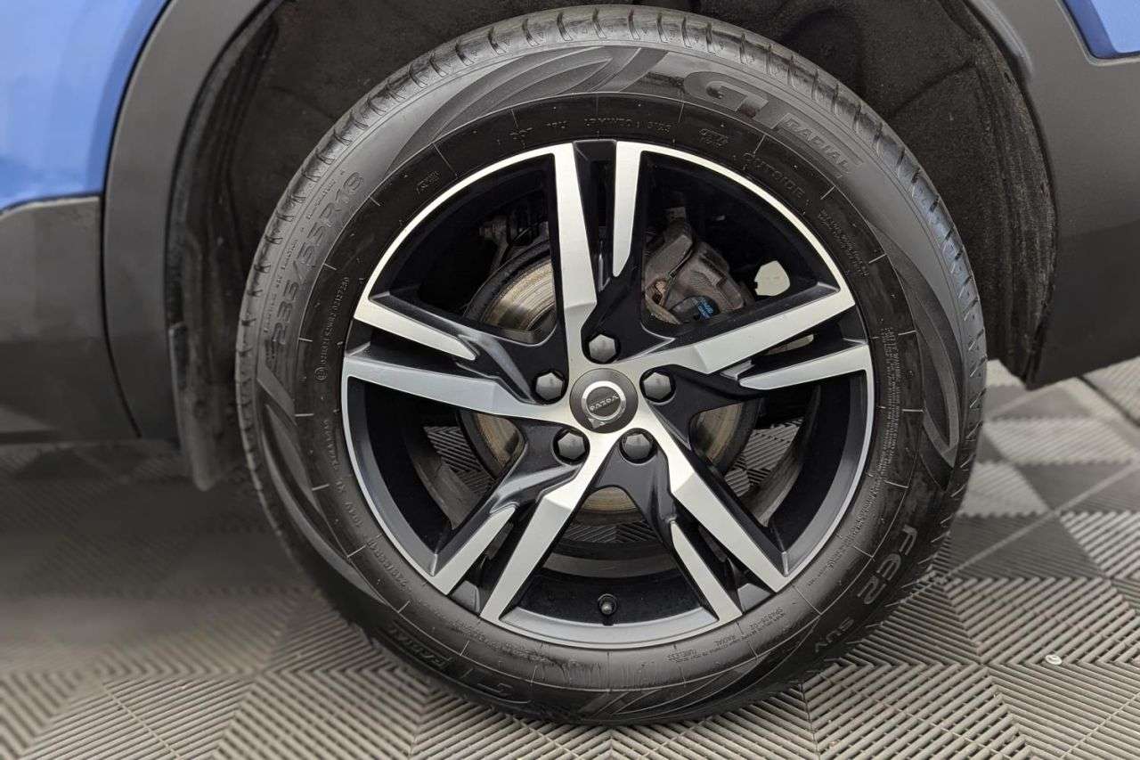 2019 VOLVO XC40 2019 VOLVO XC40