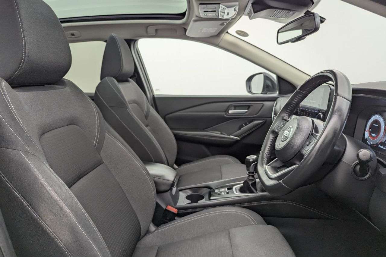 A 2021 NISSAN QASHQAI 1.3 DIG-T MHEV Premiere Edition SUV 5dr Petrol Hybrid Manual Euro 6 (s/s) ( A 2021 NISSAN QASHQAI 1.3 DIG-T MHEV Premiere Edition SUV 5dr Petrol Hybrid Manual Euro 6 (s/s) (